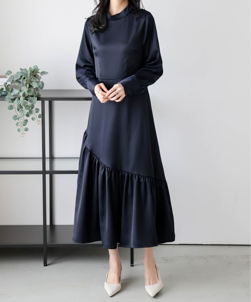 AMELY（エミリー）の「ギャザーフレアワンピース（ワンピース・レディース・オフホワイト/ネイビー/ベージュ・M/L）」の3枚目の写真