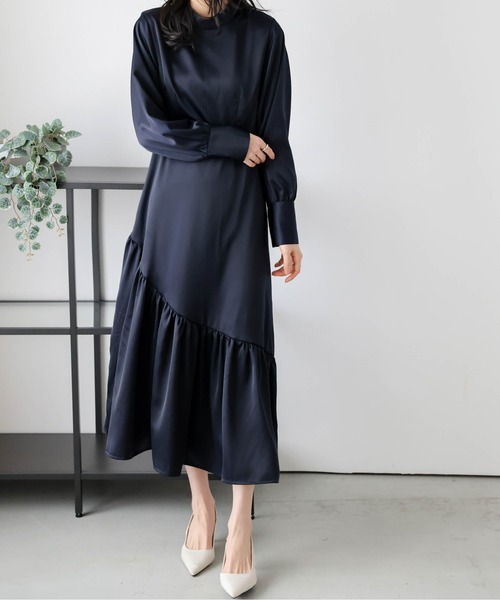 AMELY（エミリー）の「ギャザーフレアワンピース（ワンピース・レディース・オフホワイト/ネイビー/ベージュ・M/L）」の8枚目の写真