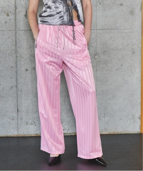 MAISON SPECIAL(メゾンスペシャル)の「Sideline Shadow Stripe Pants/サイドラインシャドーストライプパンツ(その他パンツ・レディース・アイボリー/ネイビー/ピンク・38/36)」の2枚目の写真