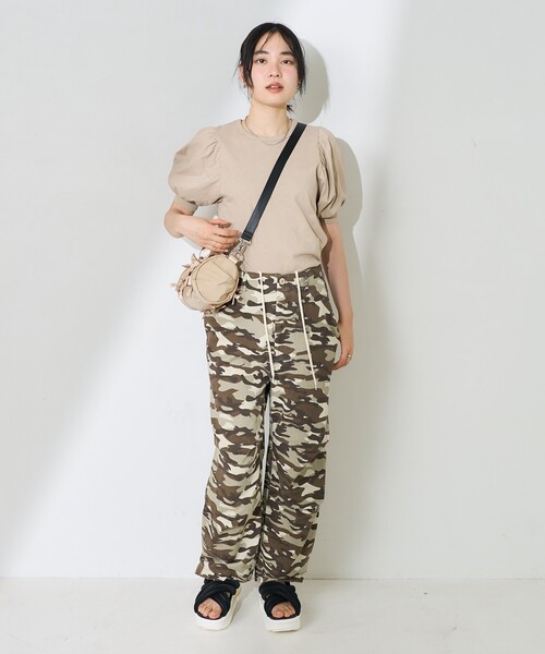 FREAK'S STORE(フリークスストア)の「ワンウォッシュ カモ柄パンツ/迷彩ワイドパンツ/カモ柄ダーツ入りパンツ(その他パンツ・レディース・オリーブ/ベージュ・フリ-)」の4枚目の写真