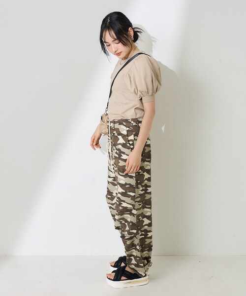 FREAK'S STORE(フリークスストア)の「ワンウォッシュ カモ柄パンツ/迷彩ワイドパンツ/カモ柄ダーツ入りパンツ(その他パンツ・レディース・オリーブ/ベージュ・フリ-)」の6枚目の写真