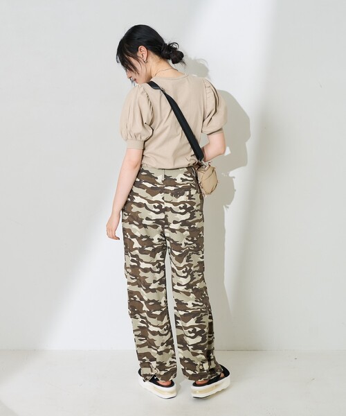 FREAK'S STORE(フリークスストア)の「ワンウォッシュ カモ柄パンツ/迷彩ワイドパンツ/カモ柄ダーツ入りパンツ(その他パンツ・レディース・オリーブ/ベージュ・フリ-)」の7枚目の写真