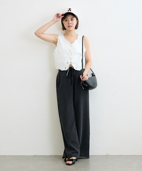 spick&span ブーケエンブロイダリーストレートパンツ TAAKK｜サイドエンブロイダリーパンツ
