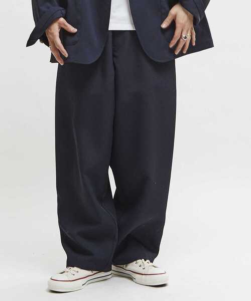 CONVERSE TOKYO(コンバーストウキョウ)の「MACARON CALZE RELAXED FIT SLACKS(スラックス・レディース・ネイビー/チャコールグレー/ベージュ・SMALL/MEDIUM)」の6枚目の写真