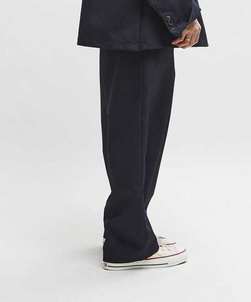 CONVERSE TOKYO(コンバーストウキョウ)の「MACARON CALZE RELAXED FIT SLACKS(スラックス・レディース・ネイビー/チャコールグレー/ベージュ・SMALL/MEDIUM)」の8枚目の写真