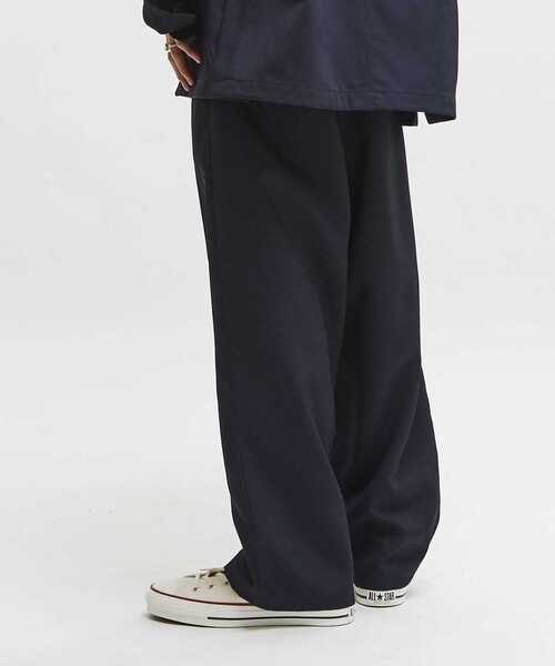 CONVERSE TOKYO(コンバーストウキョウ)の「MACARON CALZE RELAXED FIT SLACKS(スラックス・レディース・ネイビー/チャコールグレー/ベージュ・SMALL/MEDIUM)」の11枚目の写真