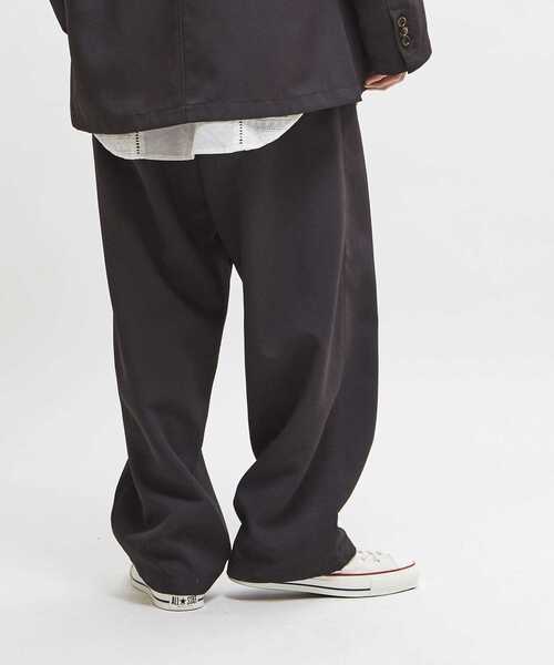 CONVERSE TOKYO(コンバーストウキョウ)の「MACARON CALZE RELAXED FIT SLACKS(スラックス・レディース・ネイビー/チャコールグレー/ベージュ・SMALL/MEDIUM)」の21枚目の写真