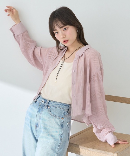 earth music&ecology(アースミュージックアンドエコロジー)の「マジョリカプリーツショートシャツ(シャツ/ブラウス・レディース・アイボリー/ブラック/グレイッシュベージュ/ピンク・FREE)」の9枚目の写真