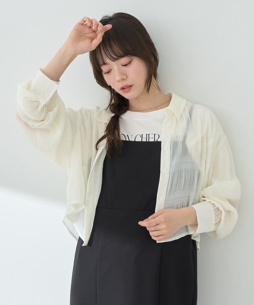 earth music&ecology(アースミュージックアンドエコロジー)の「マジョリカプリーツショートシャツ(シャツ/ブラウス・レディース・アイボリー/ブラック/グレイッシュベージュ/ピンク・FREE)」の5枚目の写真