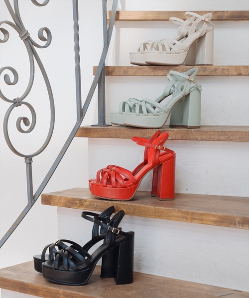 WILLSELECTION(ウィルセレクション)の「クロスストラップサンダル(サンダル・レディース・ブラック/オフホワイト/レッド/ミント・SMALL/MEDIUM/LARGE)」の5枚目の写真