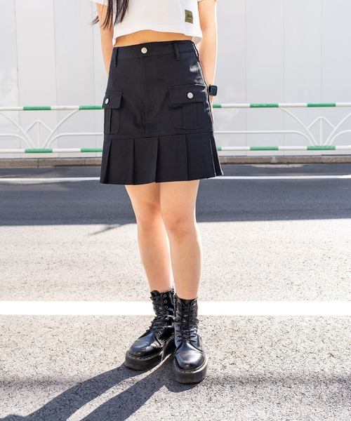 Subciety(サブサエティ)の「Cargo mini skirt(スカート・レディース・ブラック/カーキ・マルチサイズ)」の1枚目の写真