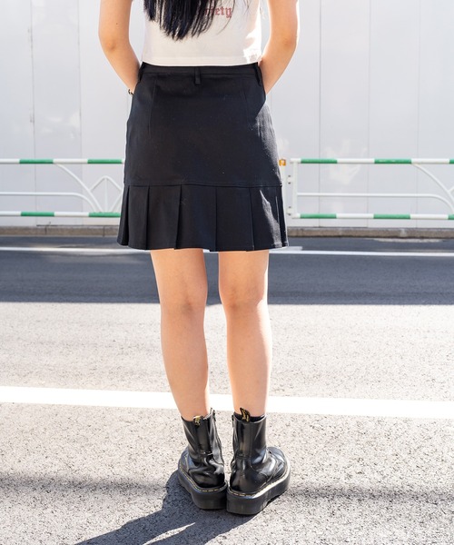 Subciety(サブサエティ)の「Cargo mini skirt(スカート・レディース・ブラック/カーキ・マルチサイズ)」の5枚目の写真
