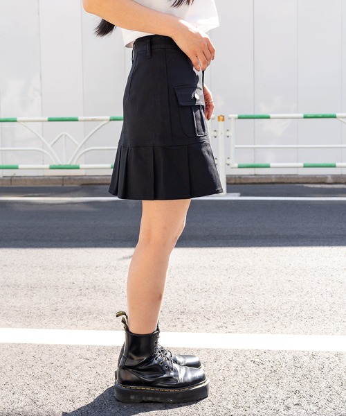 Subciety(サブサエティ)の「Cargo mini skirt(スカート・レディース・ブラック/カーキ・マルチサイズ)」の4枚目の写真