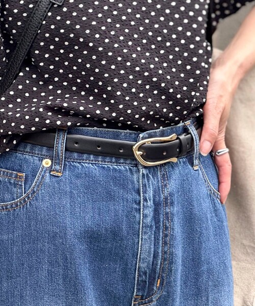 NOLLEY’S（ノーリーズ）の「ヘンケイCベルト（ベルト・レディース・ブラック/ベージュ/ブラウン・FREE）」の4枚目の写真