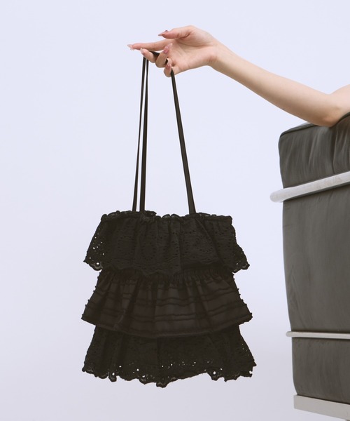 CeLess(セレス)の「Frill Lace Tiered Tote Bag / フリルレースティアードトートバック(トートバッグ・レディース・ホワイト/ブラック・FREE)」の2枚目の写真