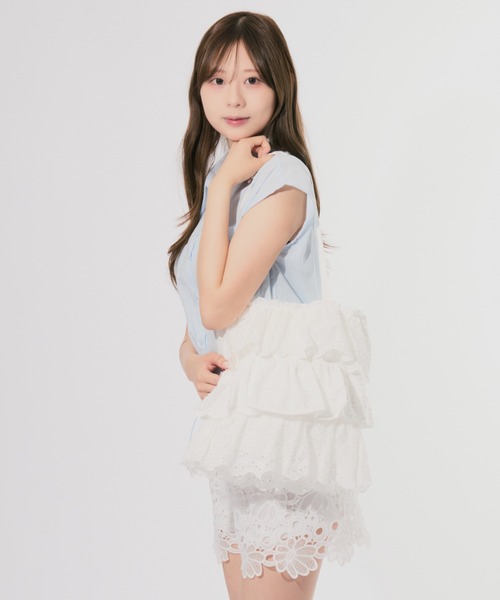 CeLess(セレス)の「Frill Lace Tiered Tote Bag / フリルレースティアードトートバック(トートバッグ・レディース・ホワイト/ブラック・FREE)」の5枚目の写真