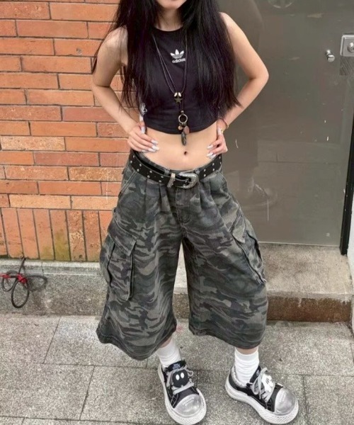 almo(アルモ)の「【LAMPOON】迷彩カーゴハーフパンツ(カーゴパンツ・レディース・グリーン・SMALL/MEDIUM/LARGE)」の1枚目の写真