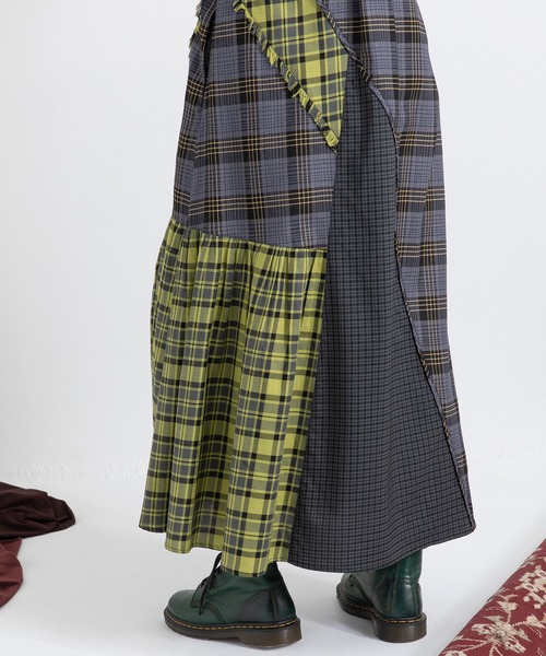AULA AILA（アウラアイラ）の「チェッカードジャンパースカート（ワンピース・レディース・イエロー×グリーン/ブラック/グリーン・0）」の17枚目の写真