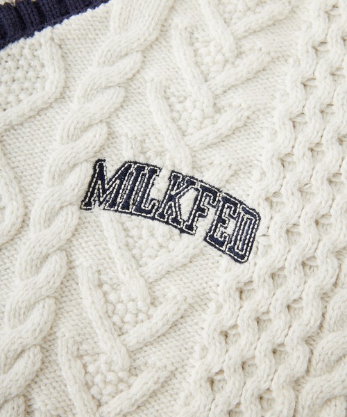 MILKFED.（ミルクフェド）の「MILKFED. PATCH V-NECK KNIT（ニット/セーター・レディース・オフホワイト/グリーン/ネイビー・ONE SIZE）」の13枚目の写真