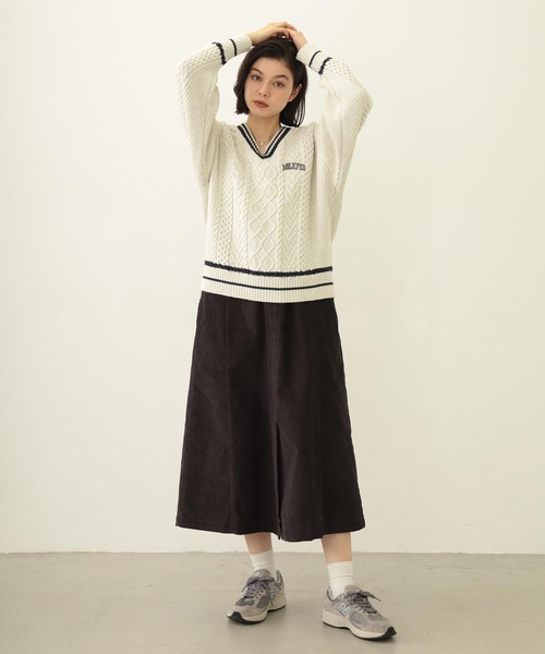 MILKFED.（ミルクフェド）の「MILKFED. PATCH V-NECK KNIT（ニット/セーター・レディース・オフホワイト/グリーン/ネイビー・ONE SIZE）」の17枚目の写真