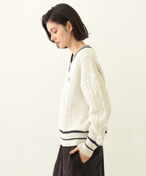 MILKFED.（ミルクフェド）の「MILKFED. PATCH V-NECK KNIT（ニット/セーター・レディース・オフホワイト/グリーン/ネイビー・ONE SIZE）」の11枚目の写真