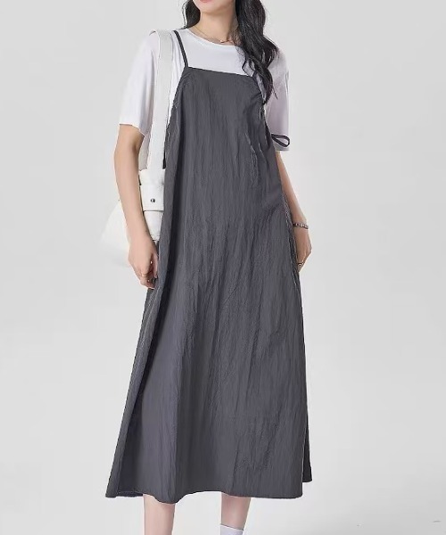 gossip！ロサンゼルス（ゴシップロサンゼルス）の「サイドギャザーキャミソールワンピース（ワンピース・レディース・ブラック/グレイッシュベージュ/オフホワイト/グレー・FREE）」の3枚目の写真