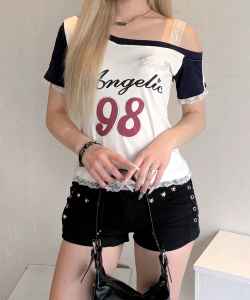 lilful(リルフル)の「ラインストーンデザイン ワンショルダーレース クロップドナンバリングトップス(Tシャツ/カットソー・レディース・ホワイト/ネイビー・M/L)」の1枚目の写真