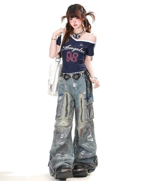 lilful(リルフル)の「ラインストーンデザイン ワンショルダーレース クロップドナンバリングトップス(Tシャツ/カットソー・レディース・ホワイト/ネイビー・M/L)」の16枚目の写真