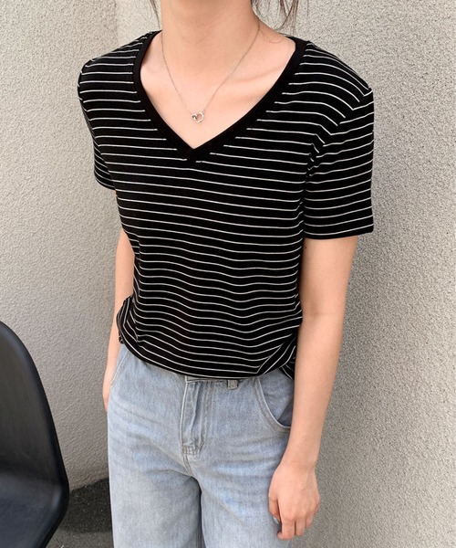 BANICO（バニコ）の「Vネック細ボーダーTシャツ (SS)（Tシャツ/カットソー・レディース・ブラック/ホワイト/ダークグレー・LARGE/MEDIUM）」の16枚目の写真