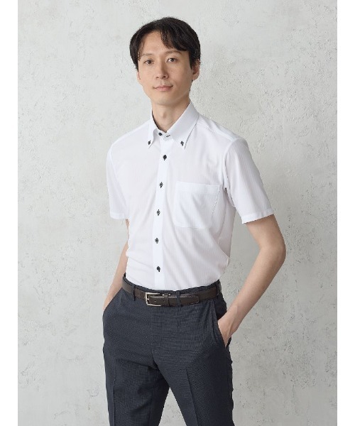 Perfect Suit FActory（パーフェクトスーツファクトリー）の「【完全 ノーアイロン/防汚抗菌/吸汗速乾/冷却素材】WEB限定　半袖アイシャツ　別布　ストライプ織　ホワイト/サックス（ビジネスシャツ・メンズ・ホワイト/サックスブルー・M/L/LL/3L/S）」の5枚目の写真