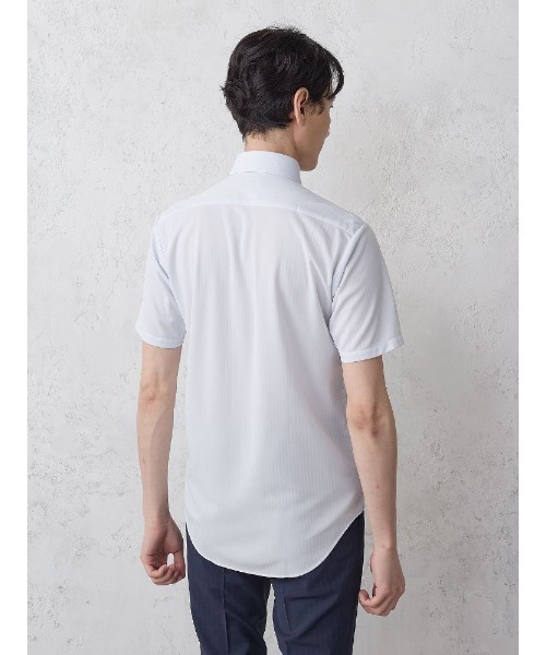 Perfect Suit FActory（パーフェクトスーツファクトリー）の「【完全 ノーアイロン/防汚抗菌/吸汗速乾/冷却素材】WEB限定　半袖アイシャツ　別布　ストライプ織　ホワイト/サックス（ビジネスシャツ・メンズ・ホワイト/サックスブルー・M/L/LL/3L/S）」の11枚目の写真