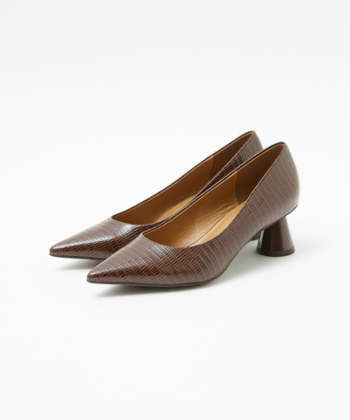 Au BANNISTER（オゥバニスター）の「ポインテッドトゥパンプス（パンプス・レディース・ブラック/ピンクベージュ/ブラウン・36/37/38/39/35）」の2枚目の写真