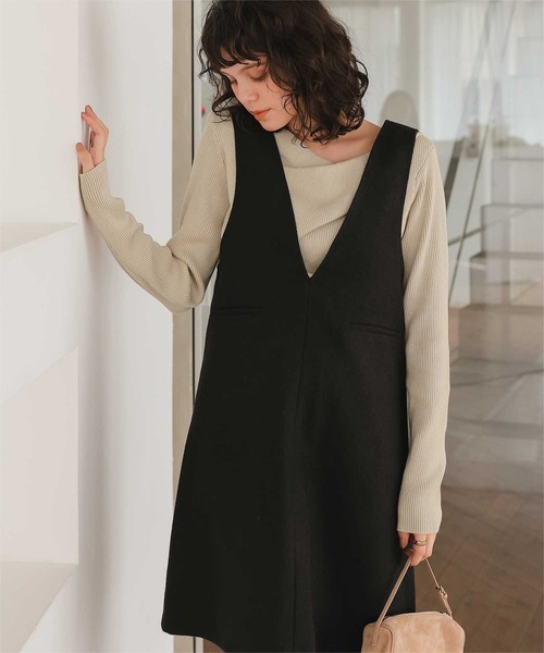 titivate(ティティベイト)の「オフショルダーリブニットトップス(ニット/セーター・レディース・ライトベージュ/ブラック/ライトグレー/レッド/ネイビー/ラベンダー/アイボリー・L/M/S)」の19枚目の写真