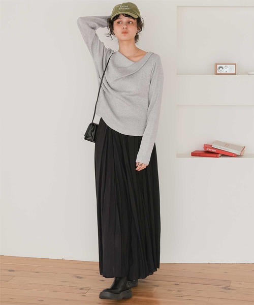 titivate(ティティベイト)の「オフショルダーリブニットトップス(ニット/セーター・レディース・ライトベージュ/ブラック/ライトグレー/レッド/ネイビー/ラベンダー/アイボリー・L/M/S)」の12枚目の写真