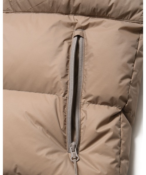 F.C.Real Bristol（エフシーレアルブリストル）の「FIELD DOWN VEST（ダウンベスト・メンズ・ブラック/ベージュ/セージグリーン・LARGE/MEDIUM/X-LARGE/SMALL/XX-LARGE）」の17枚目の写真