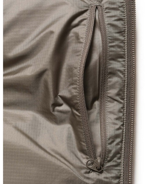 F.C.Real Bristol（エフシーレアルブリストル）の「FIELD DOWN VEST（ダウンベスト・メンズ・ブラック/ベージュ/セージグリーン・LARGE/MEDIUM/X-LARGE/SMALL/XX-LARGE）」の18枚目の写真