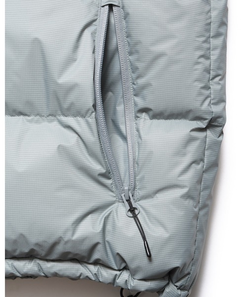 F.C.Real Bristol（エフシーレアルブリストル）の「FIELD DOWN VEST（ダウンベスト・メンズ・ブラック/ベージュ/セージグリーン・LARGE/MEDIUM/X-LARGE/SMALL/XX-LARGE）」の7枚目の写真