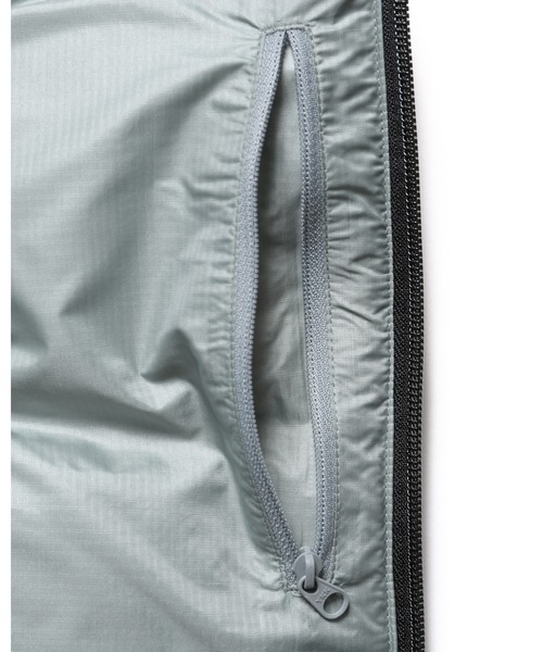 F.C.Real Bristol（エフシーレアルブリストル）の「FIELD DOWN VEST（ダウンベスト・メンズ・ブラック/ベージュ/セージグリーン・LARGE/MEDIUM/X-LARGE/SMALL/XX-LARGE）」の8枚目の写真