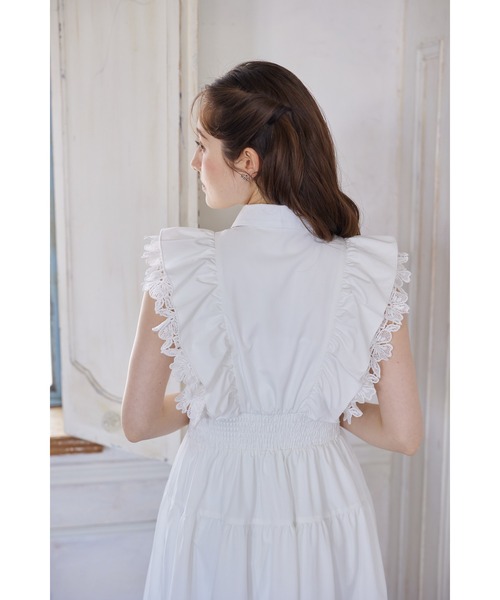 tocco closet(トッコ クローゼット)の「フラワーレース×フリル付きティアードシャツワンピース(ワンピース・レディース・オフホワイト/ラベンダー/ボルドー・M)」の11枚目の写真