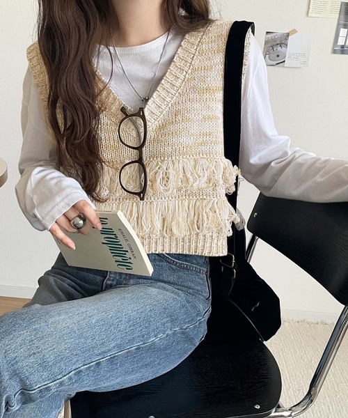 mily bilet（ミウィビレット）の「【mily bilet】トレンドのフリンジディテールで、華やかさをプラスしたニットベスト（ベスト・レディース・アイボリー/ブラウン・SMALL/MEDIUM/LARGE/X-LARGE）」の2枚目の写真