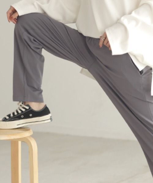 HUG.U(ハグユー)の「ぐーんと伸びる ストレッチテーパードパンツ(その他パンツ・レディース・ダークグレー/ブラック/ライトブルー/オリーブ・M/L)」の18枚目の写真