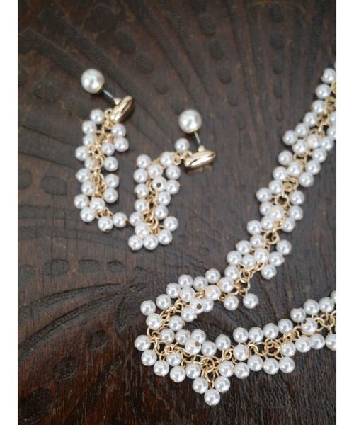 LAGUNAMOON（ラグナムーン）の「LADYフェイクパールバブルネックレス 結婚式 お呼ばれ（ネックレス・レディース・アイボリー・FREE）」の3枚目の写真