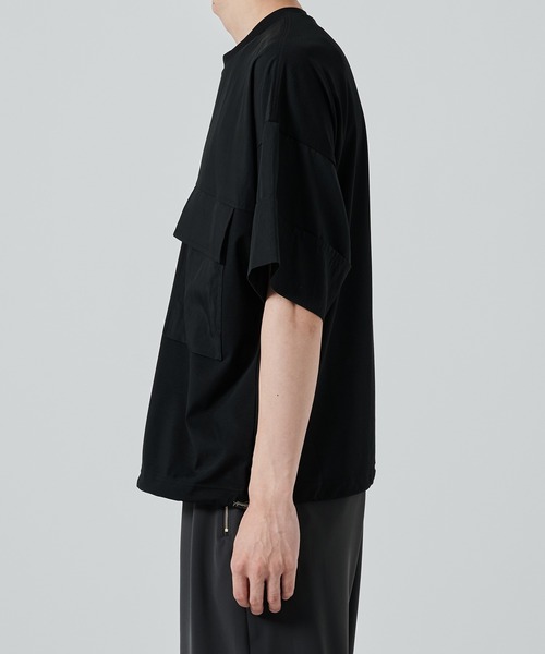 UJOH（ウジョー）の「【UJOH HOMME】別注 Front Switch BOX T（Tシャツ/カットソー・メンズ・ベージュ/ブラック・4/5）」の6枚目の写真