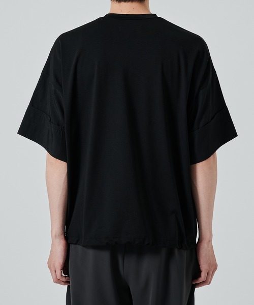 UJOH（ウジョー）の「【UJOH HOMME】別注 Front Switch BOX T（Tシャツ/カットソー・メンズ・ベージュ/ブラック・4/5）」の7枚目の写真