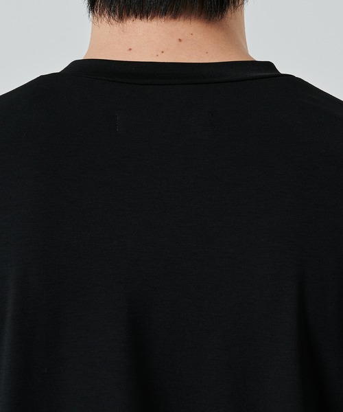 UJOH（ウジョー）の「【UJOH HOMME】別注 Front Switch BOX T（Tシャツ/カットソー・メンズ・ベージュ/ブラック・4/5）」の8枚目の写真