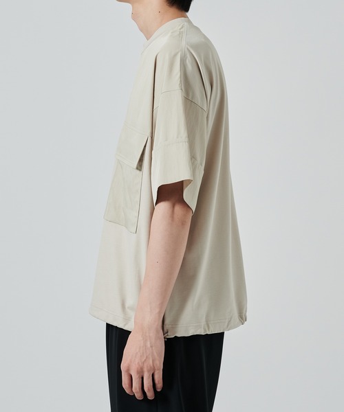 UJOH（ウジョー）の「【UJOH HOMME】別注 Front Switch BOX T（Tシャツ/カットソー・メンズ・ベージュ/ブラック・4/5）」の16枚目の写真