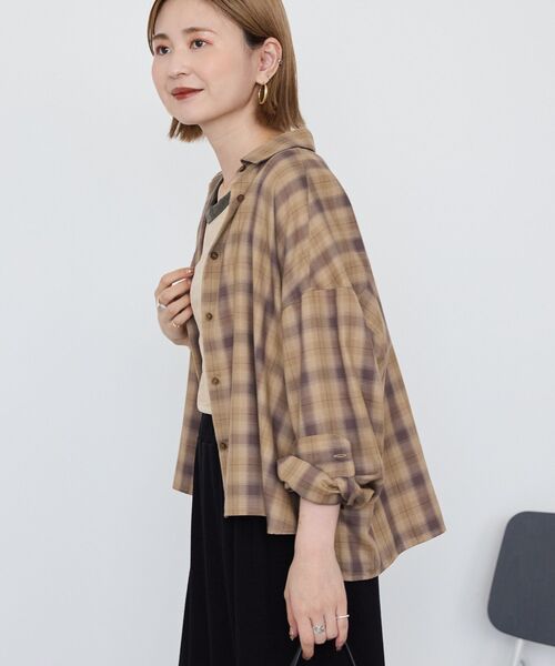 AMERICAN HOLIC（アメリカンホリック）の「イージーケアチェックショート丈シャツ（シャツ/ブラウス・レディース・ブラック/グレー/ベージュ・M/L）」の8枚目の写真