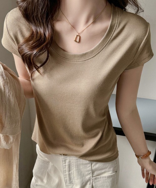 Miniministore(ミニミニストア)の「UネックTシャツ レディース 半袖 夏服(Tシャツ/カットソー・レディース・ワインレッド/モカ/ブラック/オフホワイト・FREE)」の5枚目の写真