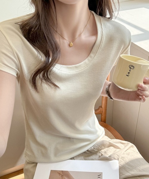 Miniministore(ミニミニストア)の「UネックTシャツ レディース 半袖 夏服(Tシャツ/カットソー・レディース・ワインレッド/モカ/ブラック/オフホワイト・FREE)」の12枚目の写真