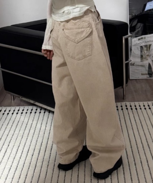Aelina(エリナ)の「オーバーサイズデニムパンツ(デニムパンツ・レディース・モカ/ピンク・L/M/S)」の3枚目の写真